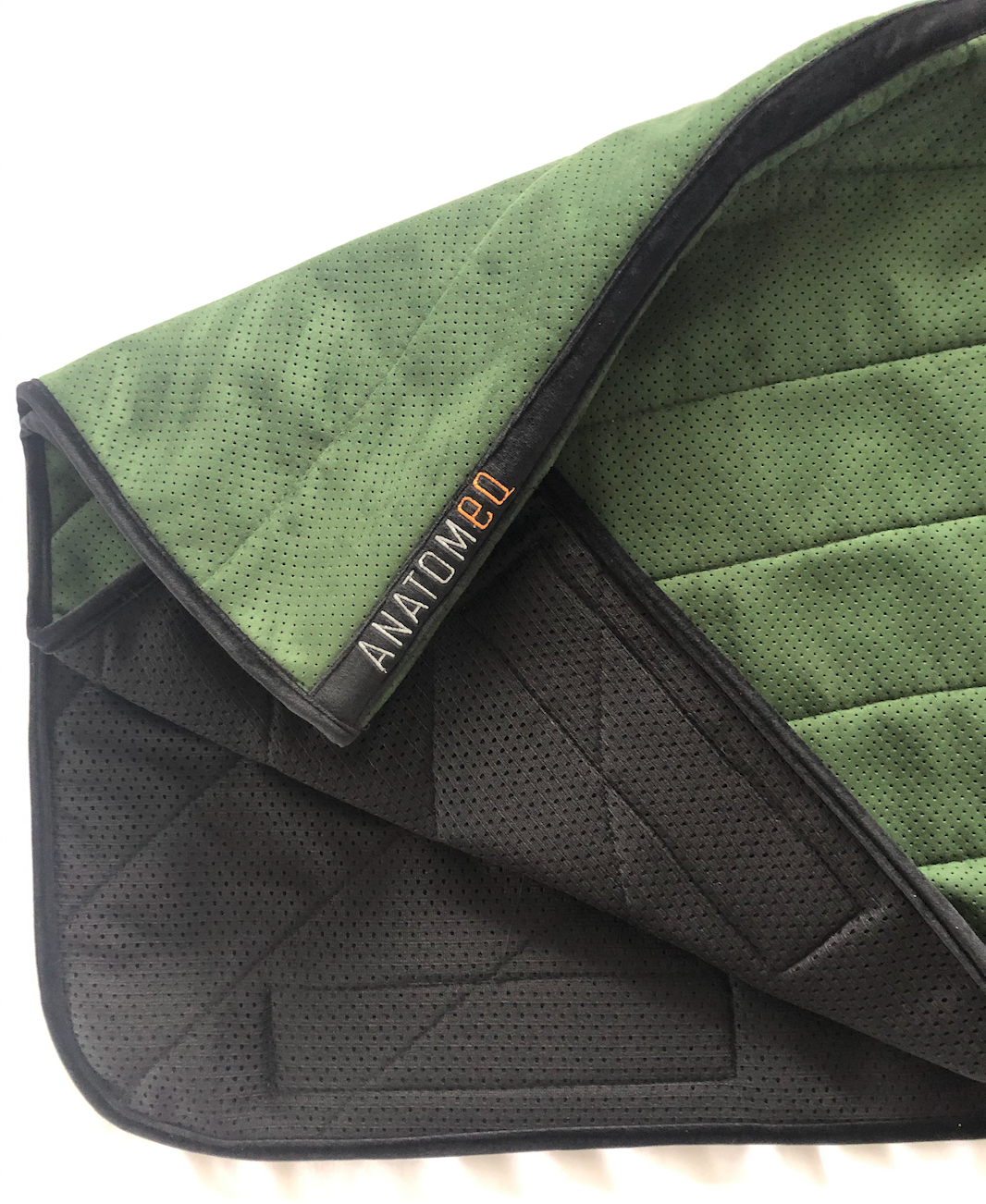 horse saddle pad dressage pad canada colours wicking breathable grip wither anatomical